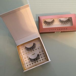 ❤️Two sets of false lashes NIB